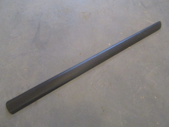 Молдинг двери передней левой Skoda Yeti 2009-2018