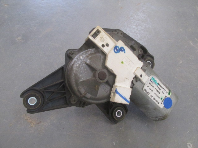 Моторчик стеклоочистителя задний Nissan Juke 2011>