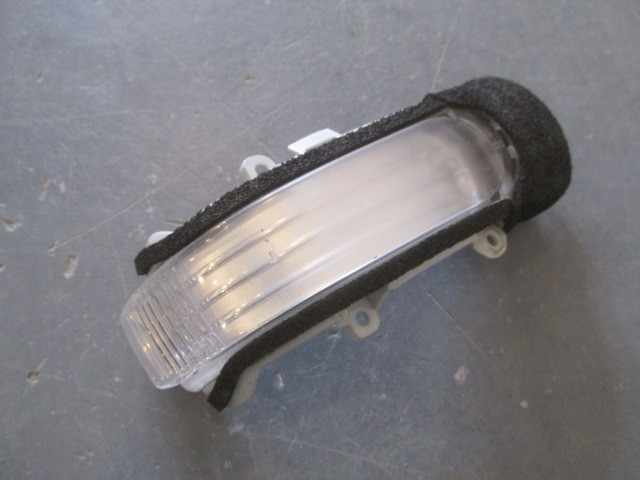Повторитель указателя поворота Toyota Corolla E15 2006-2013