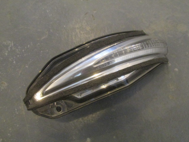 Повторитель указателя поворота Toyota RAV 4 2013-2019