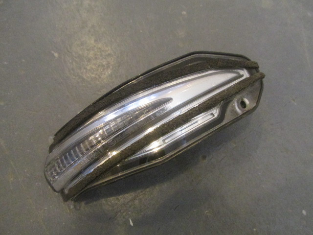 Повторитель указателя поворота Toyota RAV 4 2013-2019