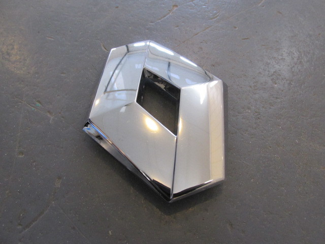 Эмблема Renault Sandero 2009>