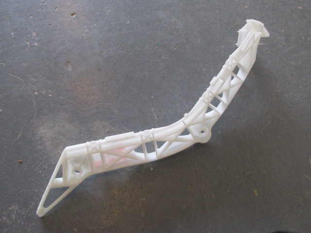 Направляющая заднего бампера Mazda 3 (BK) 2003-2009