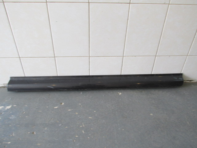 Молдинг двери передней правой Audi A8 [D3,4E] 2002-2010