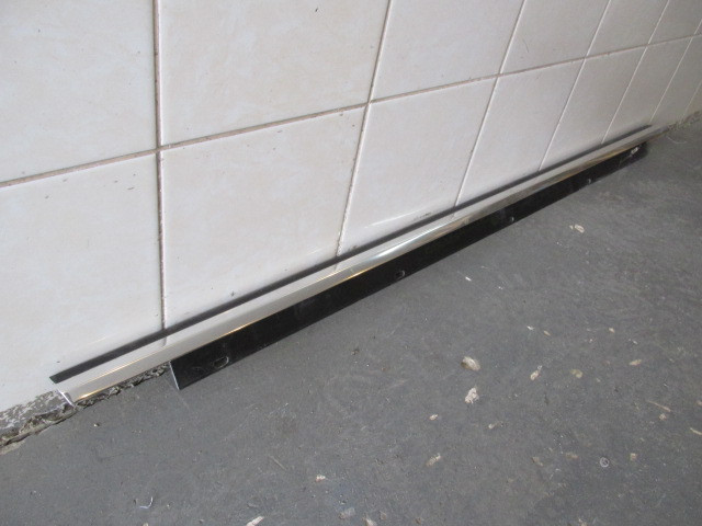 Молдинг двери передней правой Audi A8 [D3,4E] 2002-2010