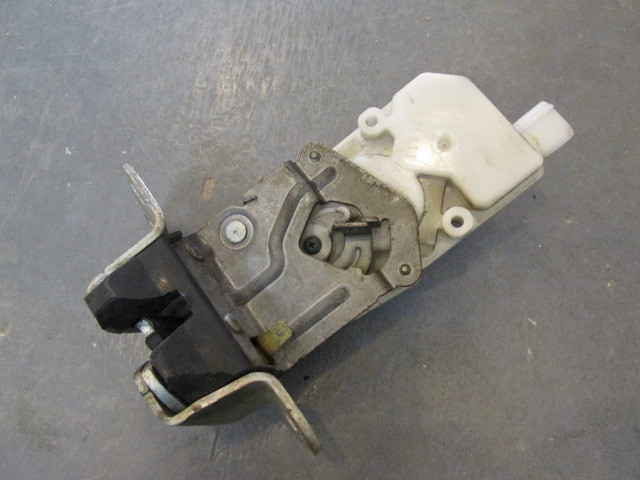 Замок багажника Mitsubishi Pajero Sport (KH) 2008-2015