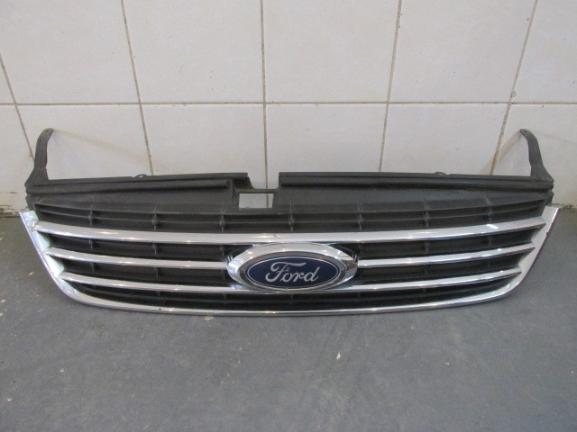 Решетка радиатора Ford Mondeo IV 2007-2015