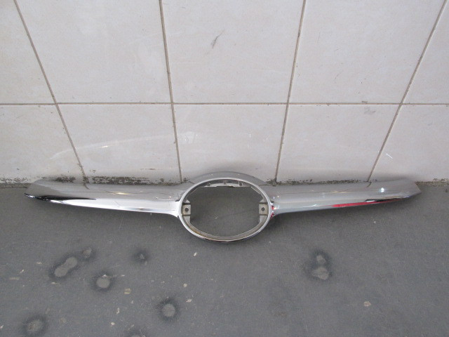 Накладка на решетку радиатора Toyota Highlander III 2013>