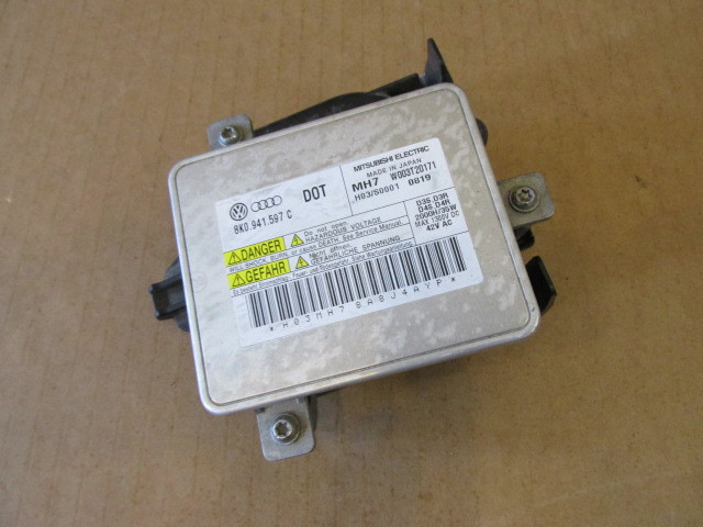 Блок розжига ксеноновой лампы Volkswagen Touareg 2010>