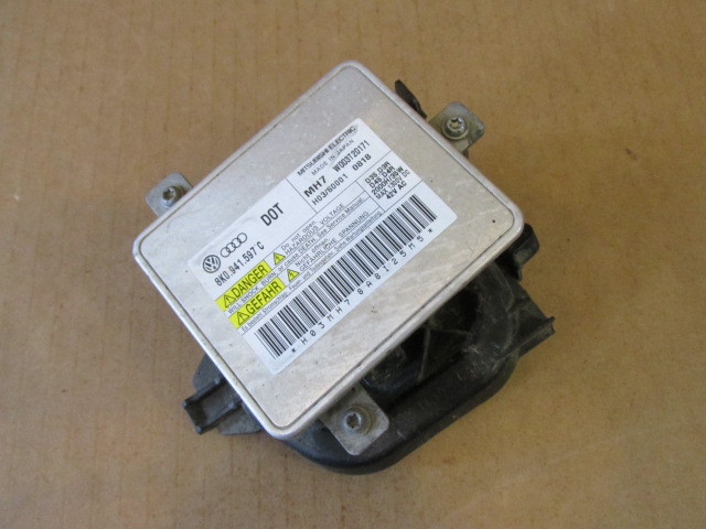 Блок розжига ксеноновой лампы Volkswagen Touareg 2010>