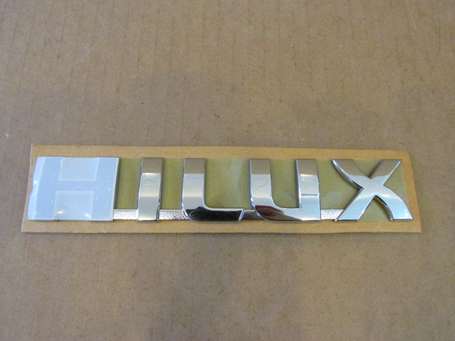 Эмблема Toyota Hilux 2005-2015