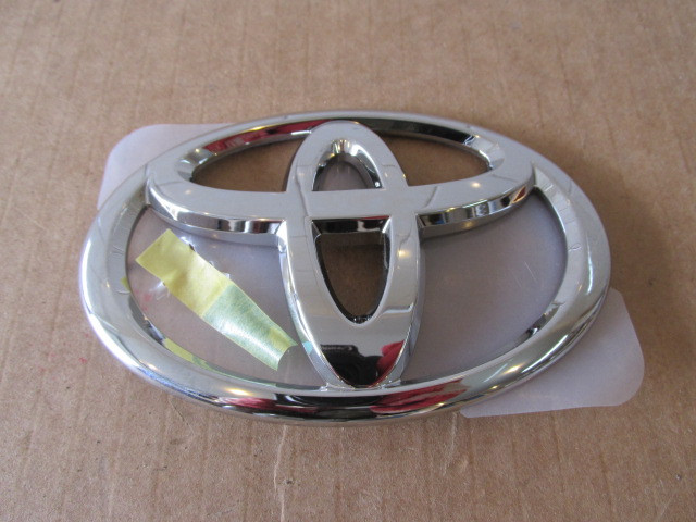 Эмблема Toyota Camry V50 2011-2018