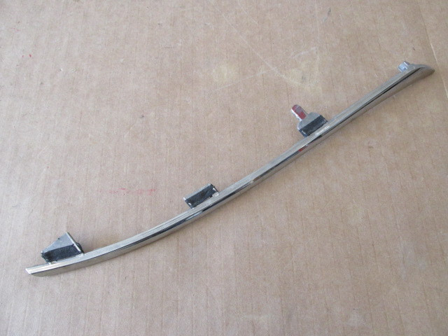 Молдинг решетки радиатора Toyota RAV 4 2006-2013