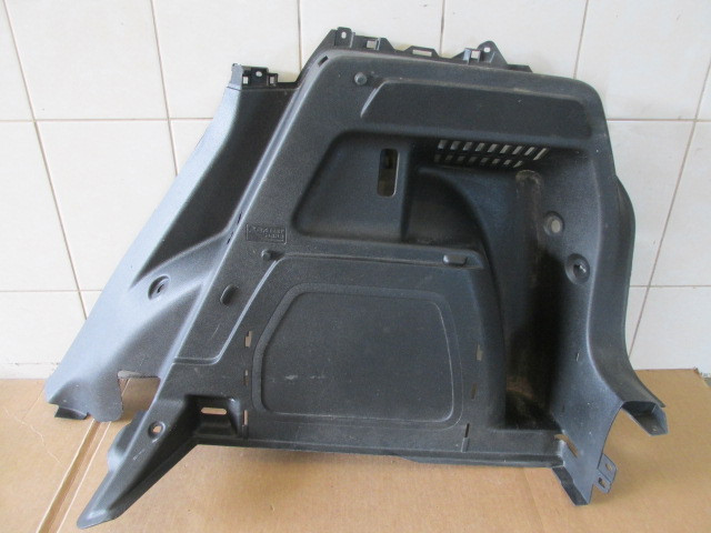 Обшивка багажника Skoda Fabia 2007-2015