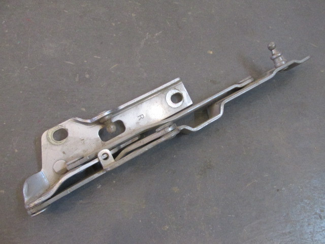 Петля крышки багажника Hyundai Sonata V 2001>