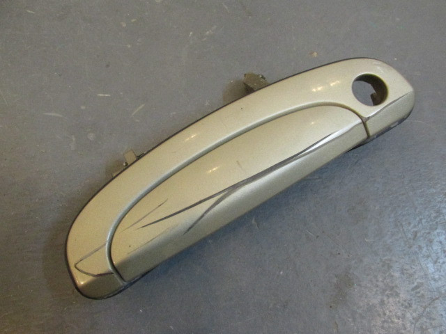 Ручка двери передней левой Hyundai Getz 2002>