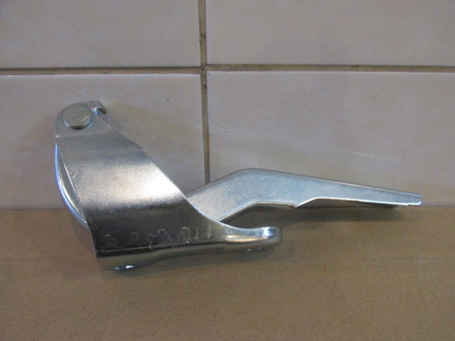 Петля капота правая Honda CR-V 2007-2012