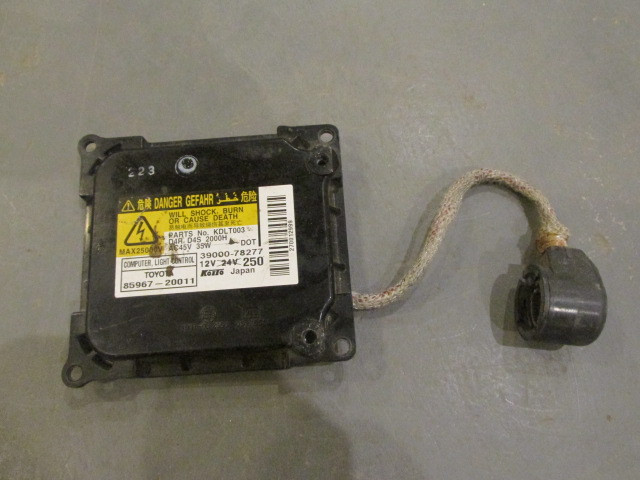 Блок розжига ксеноновой лампы Toyota Camry V40 2006-2011