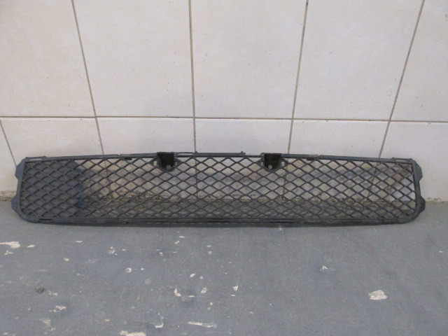 Решетка в бампер центральная Mitsubishi Lancer 2007>