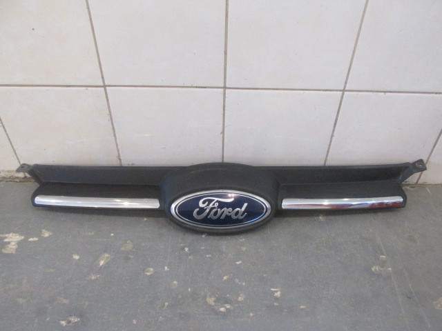 Решетка радиатора Ford Focus III 2011>