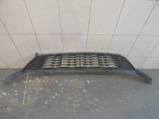 Решетка в бампер центральная Kia Rio 2011>