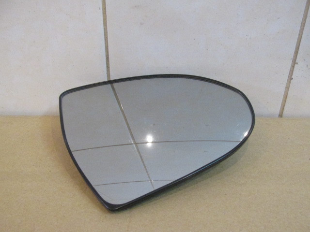 Стекло зеркала правого Kia Sportage 2010-2015