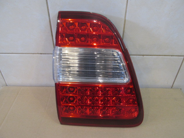 Фонарь задний внутренний левый Toyota Land Cruiser (100) 1998-2007