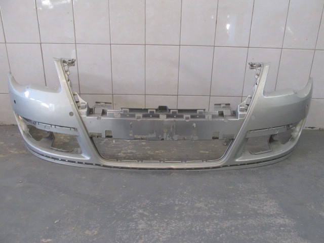 Бампер передний Volkswagen Passat B6 2005-2010