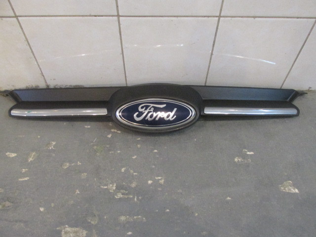Решетка радиатора Ford Focus III 2011>