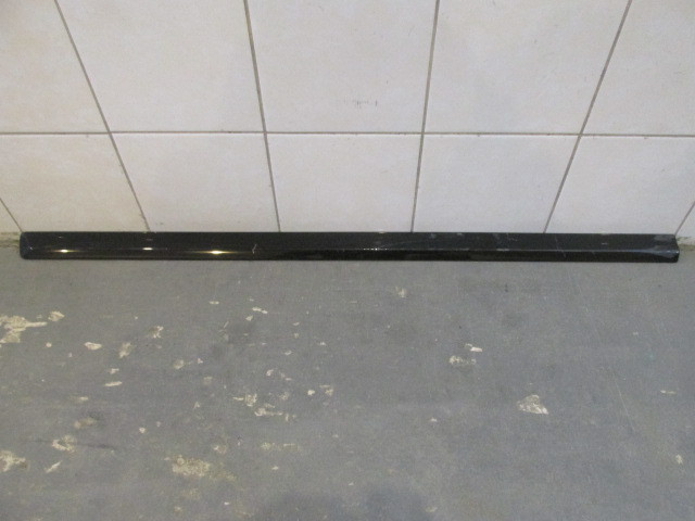 Молдинг двери передней левой Skoda Octavia II (A5 1Z) 2004-2013