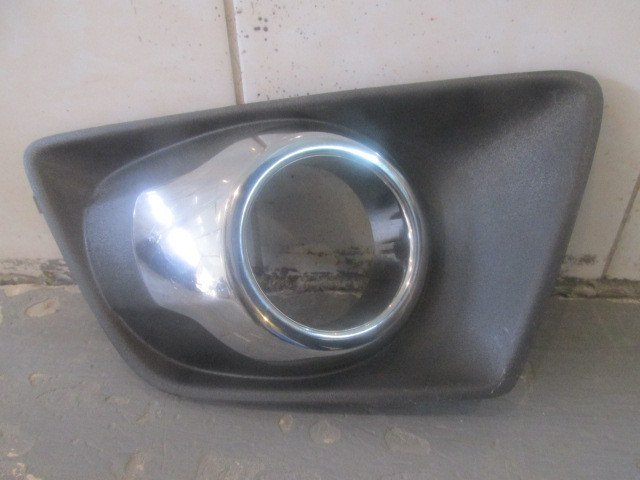 Решетка в бампер правая Ford EcoSport 2014>