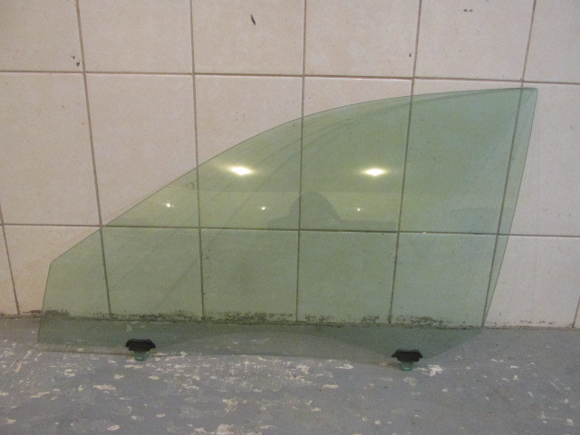Стекло двери передней левой Toyota Camry CV3 2001-2006