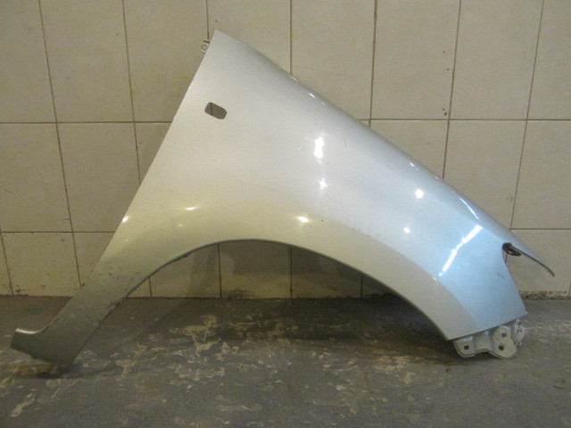 Крыло переднее правое Toyota Hilux 2005-2015