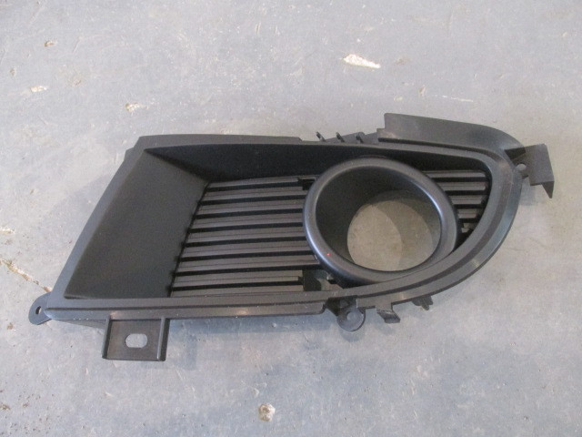 Решетка в бампер левая Mitsubishi Lancer (CS) 2003-2006