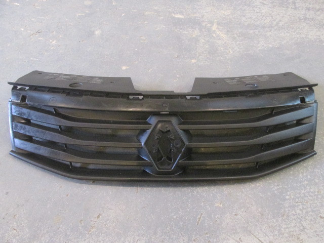 Решетка радиатора Renault Logan 2005>