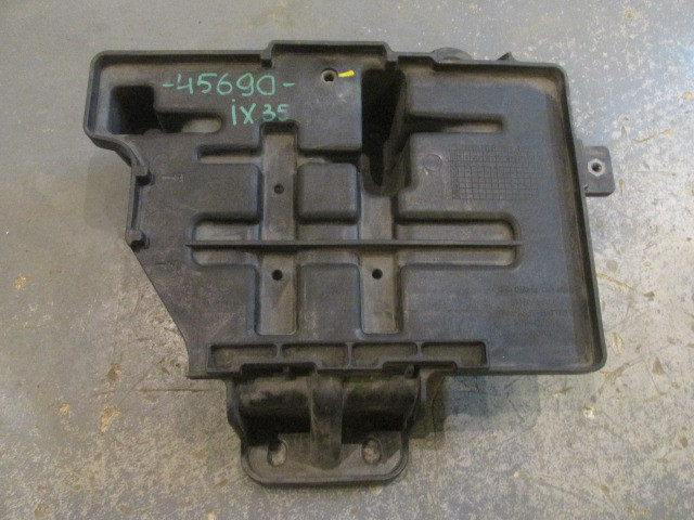 Крепление АКБ (корпус/подставка) Hyundai ix35 2010>