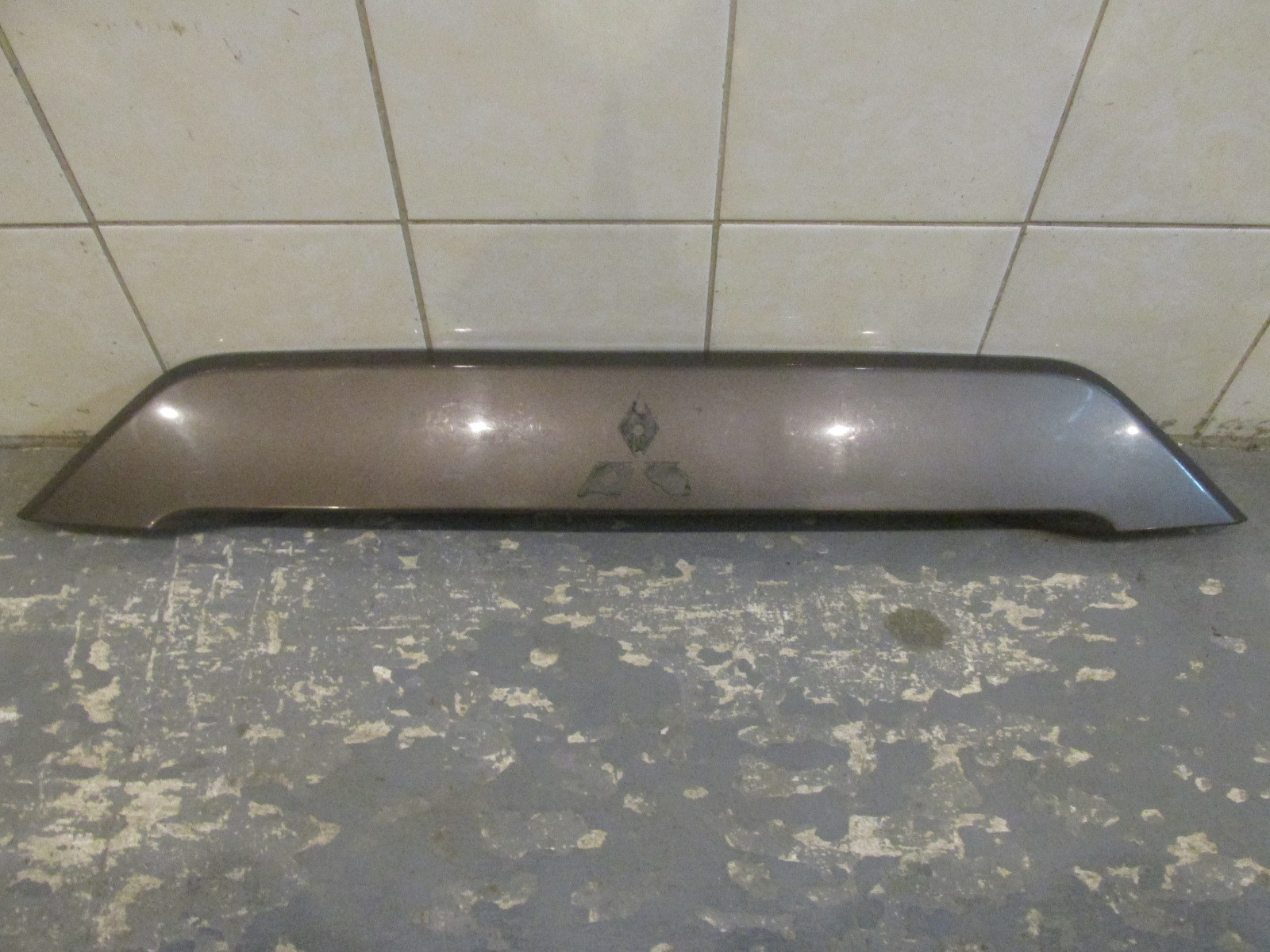 Накладка двери багажника Mitsubishi Outlander XL (CW) 2006-2012