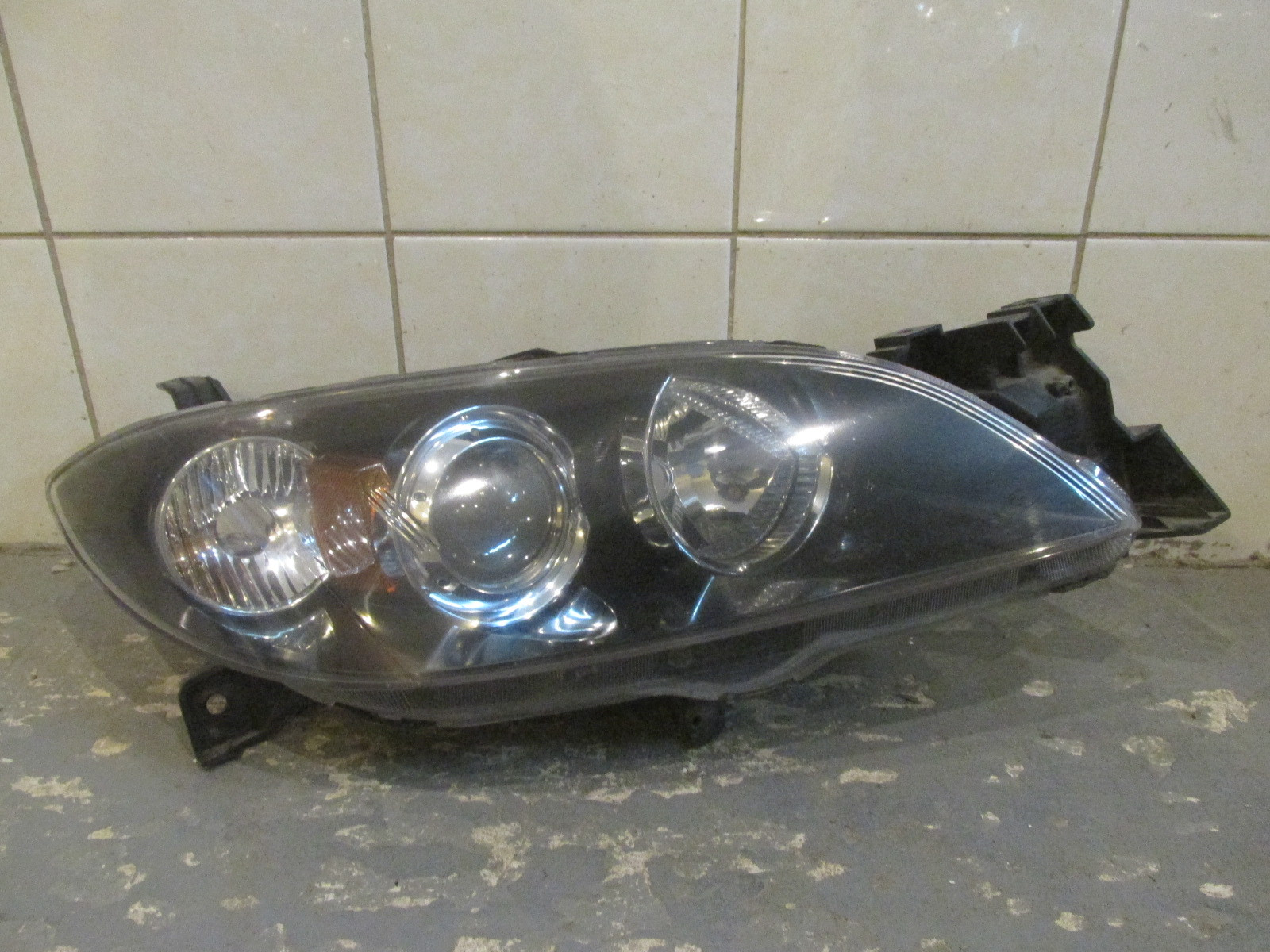 Фара правая Mazda 3 (BK) 2003-2009