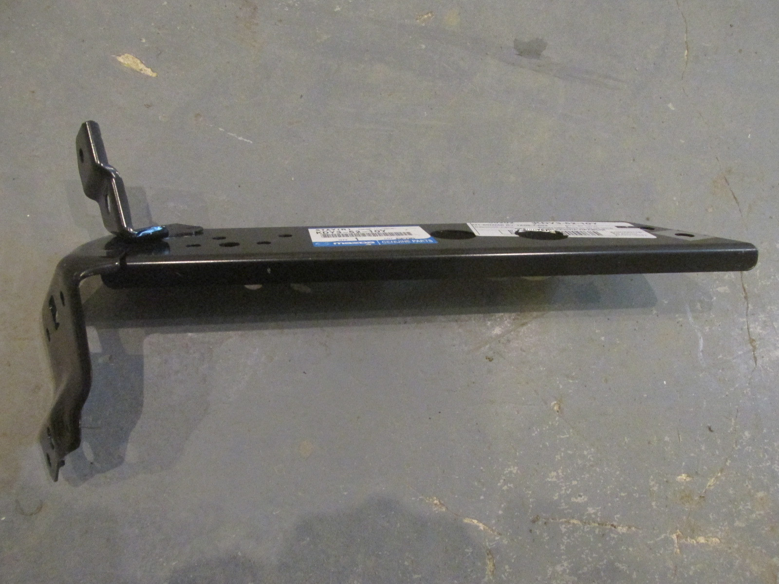 Кронштейн крепления правого крыл Mazda CX 5 2012>