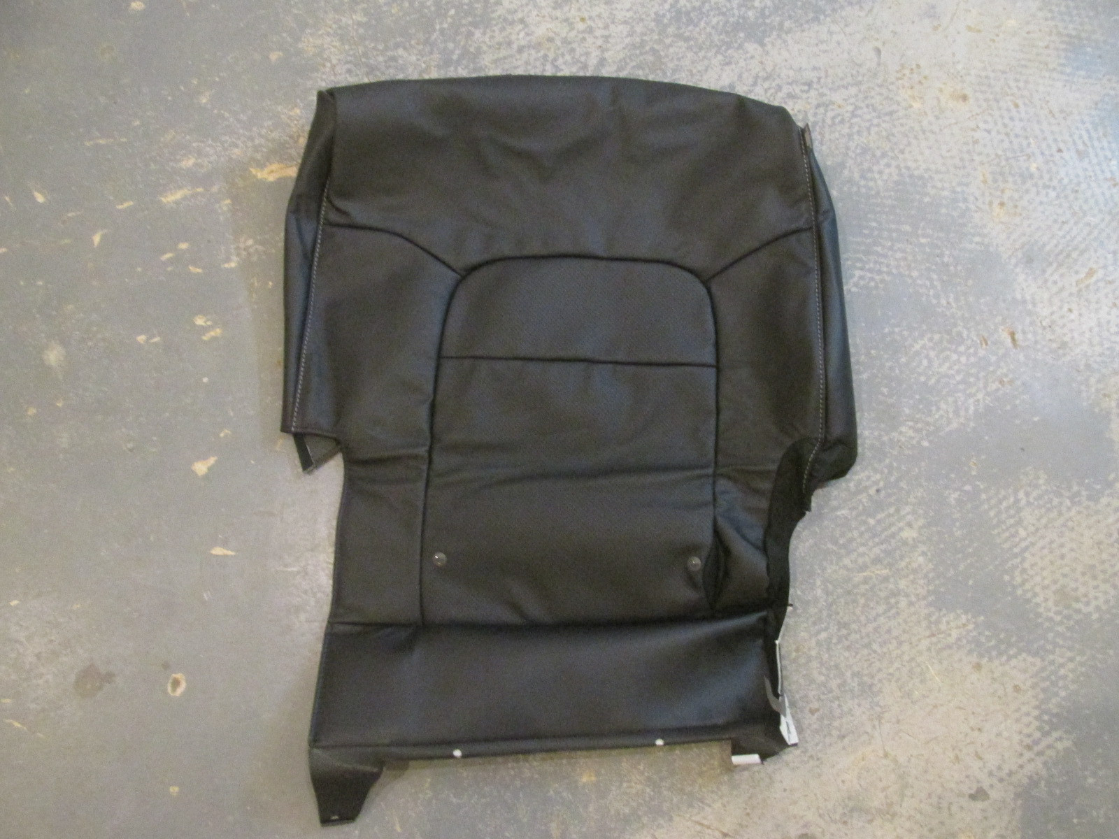 Обшивка сиденья Toyota Land Cruiser (200) 2008>