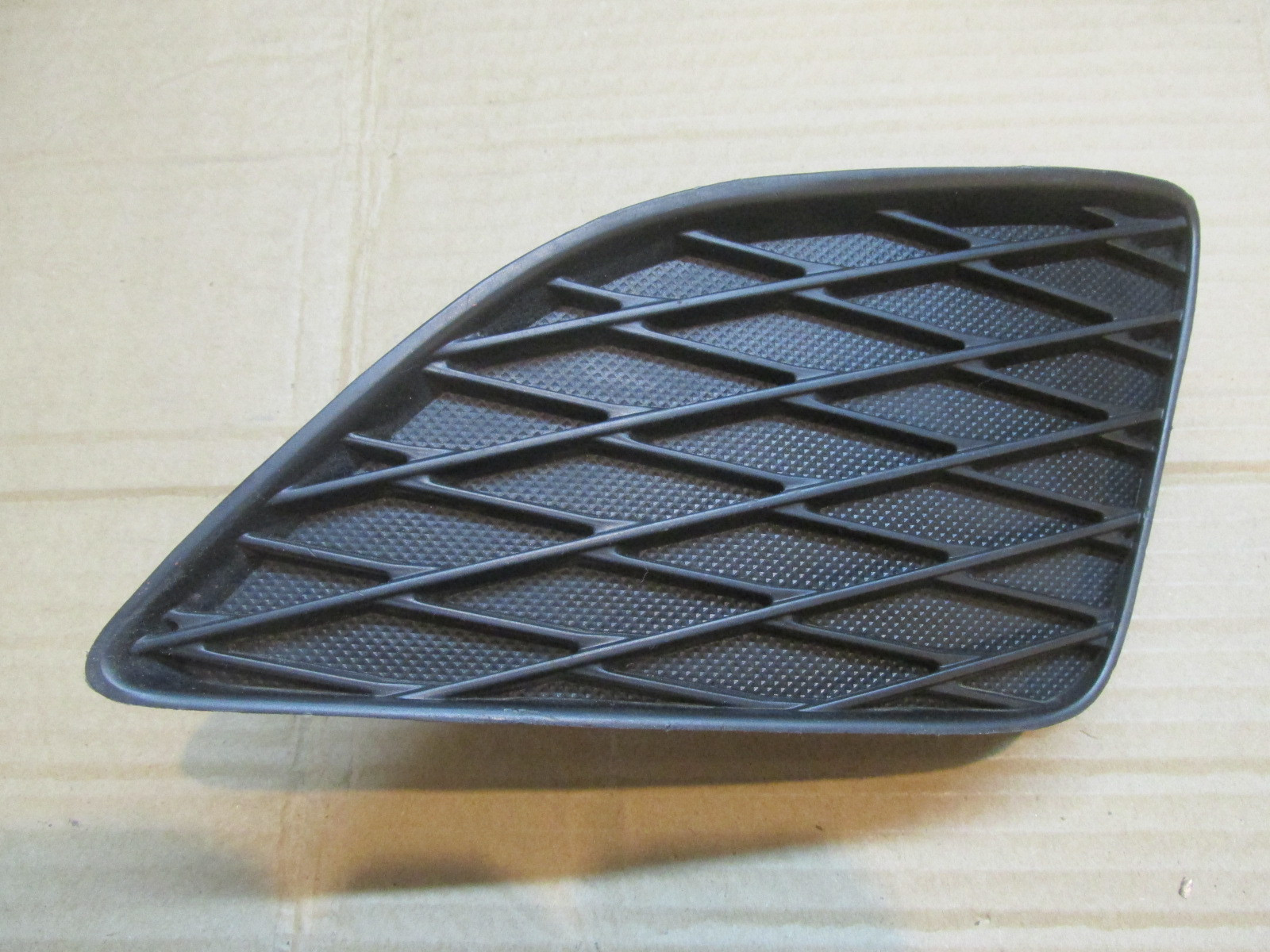 Решетка в бампер левая Toyota Corolla E15 2006-2013