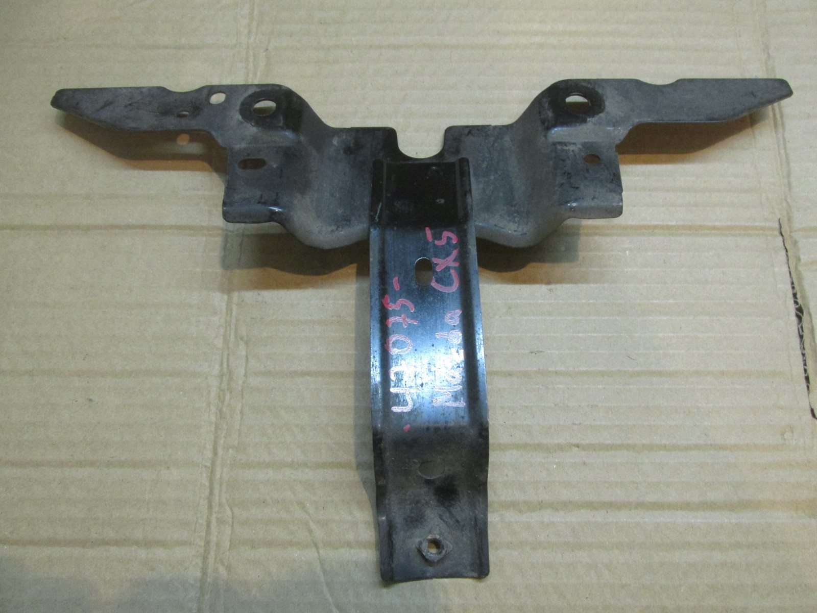 Кронштейн замка капота Mazda CX 5 2012>