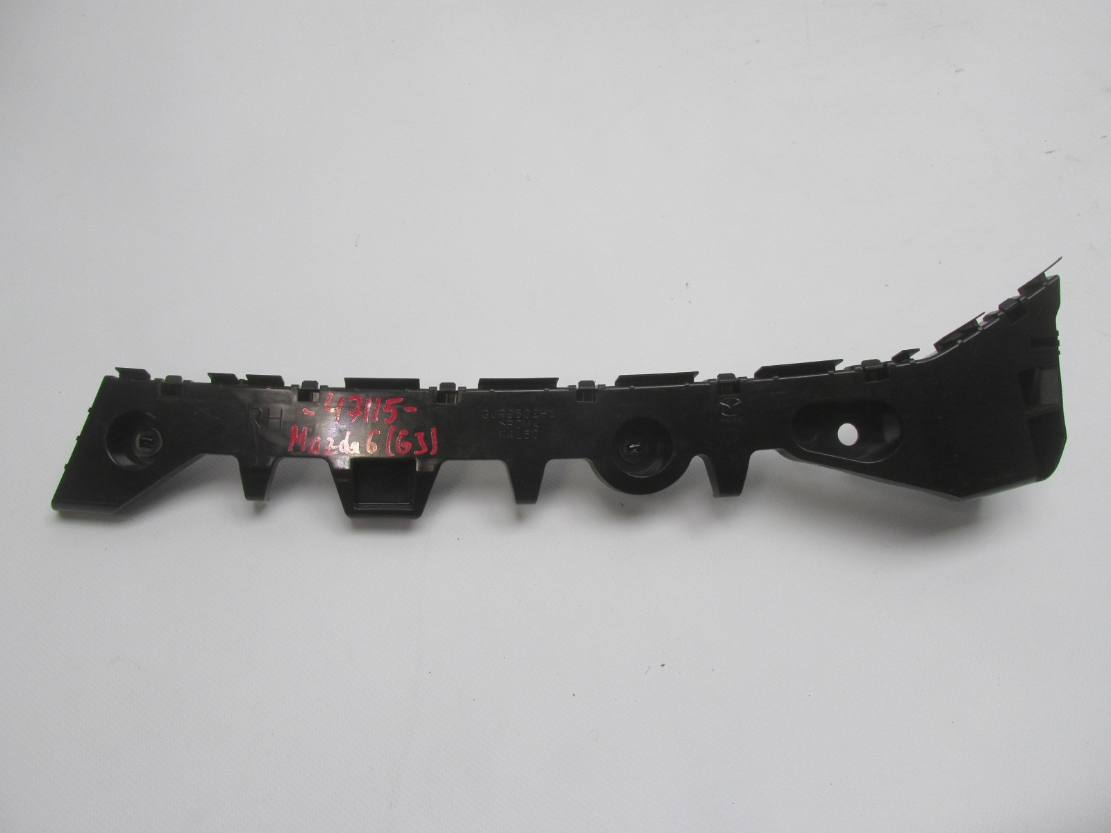 Направляющая заднего бампера Mazda 6 (GJ/GL) 2013>