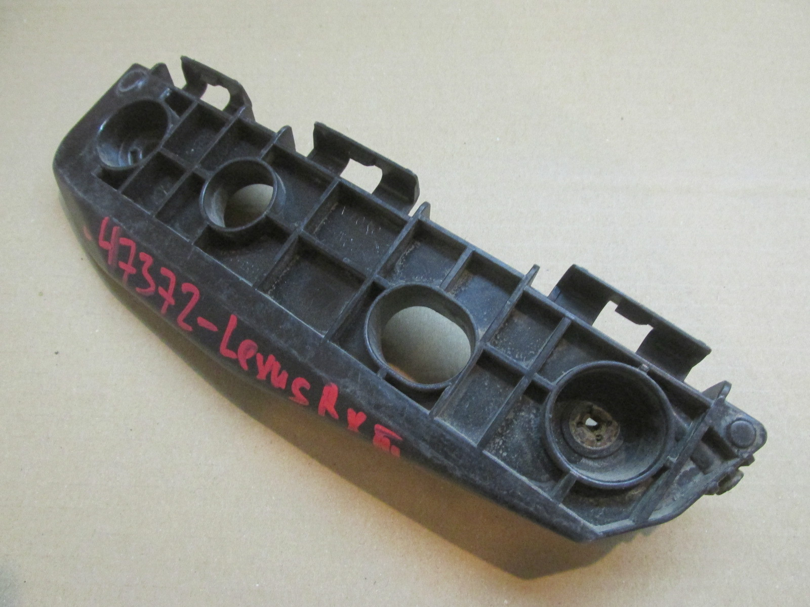 Направляющая переднего бампера Lexus RX III 2009>