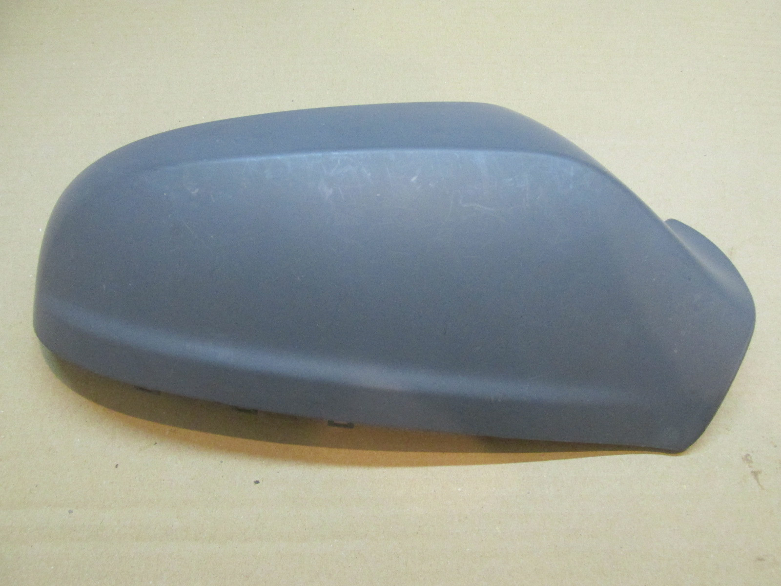 Накладка зеркала правого Opel Astra H 2004>