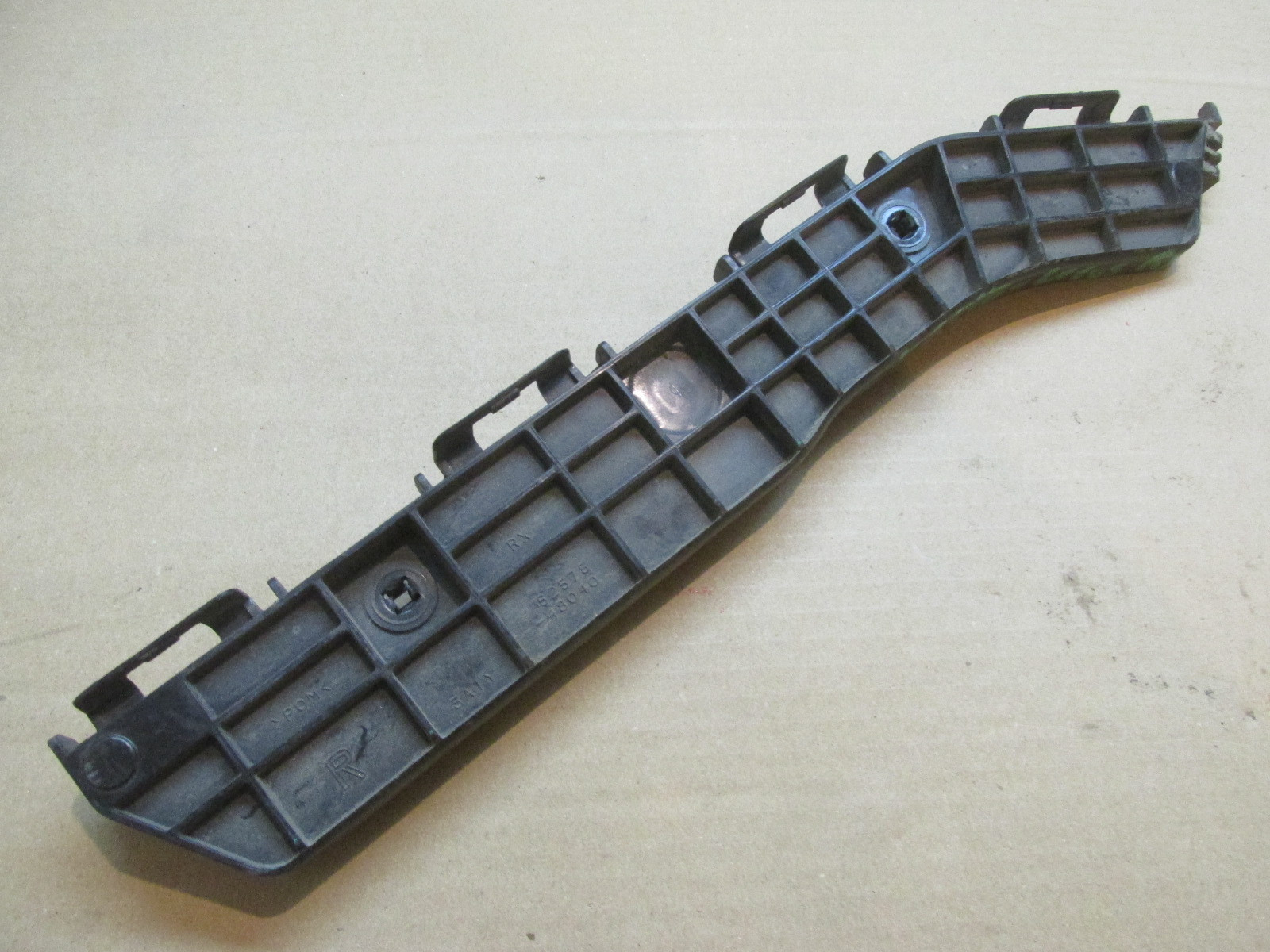 Направляющая заднего бампера Lexus RX III 2009>