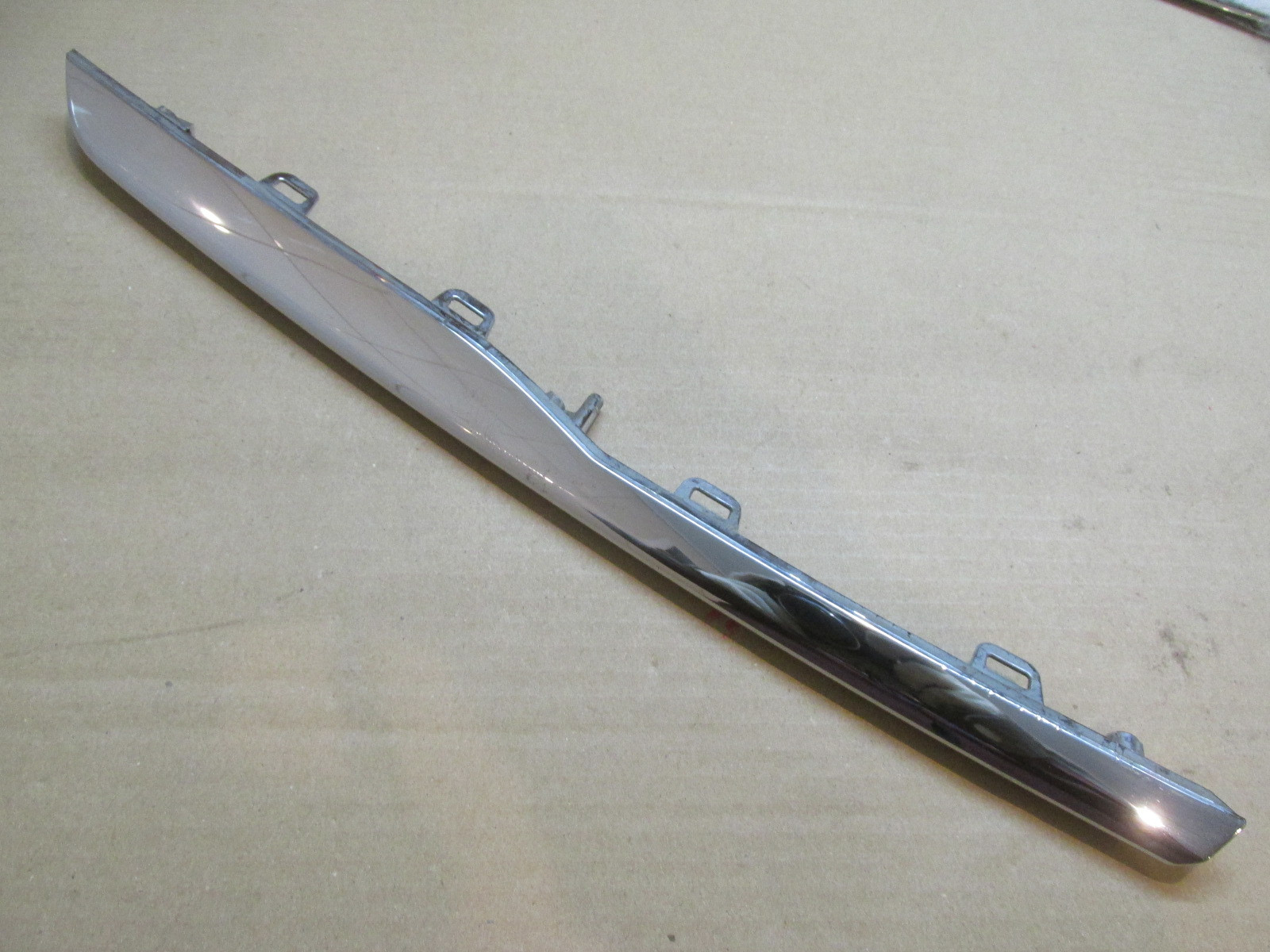 Молдинг решетки радиатора Hyundai Solaris 2010-2017