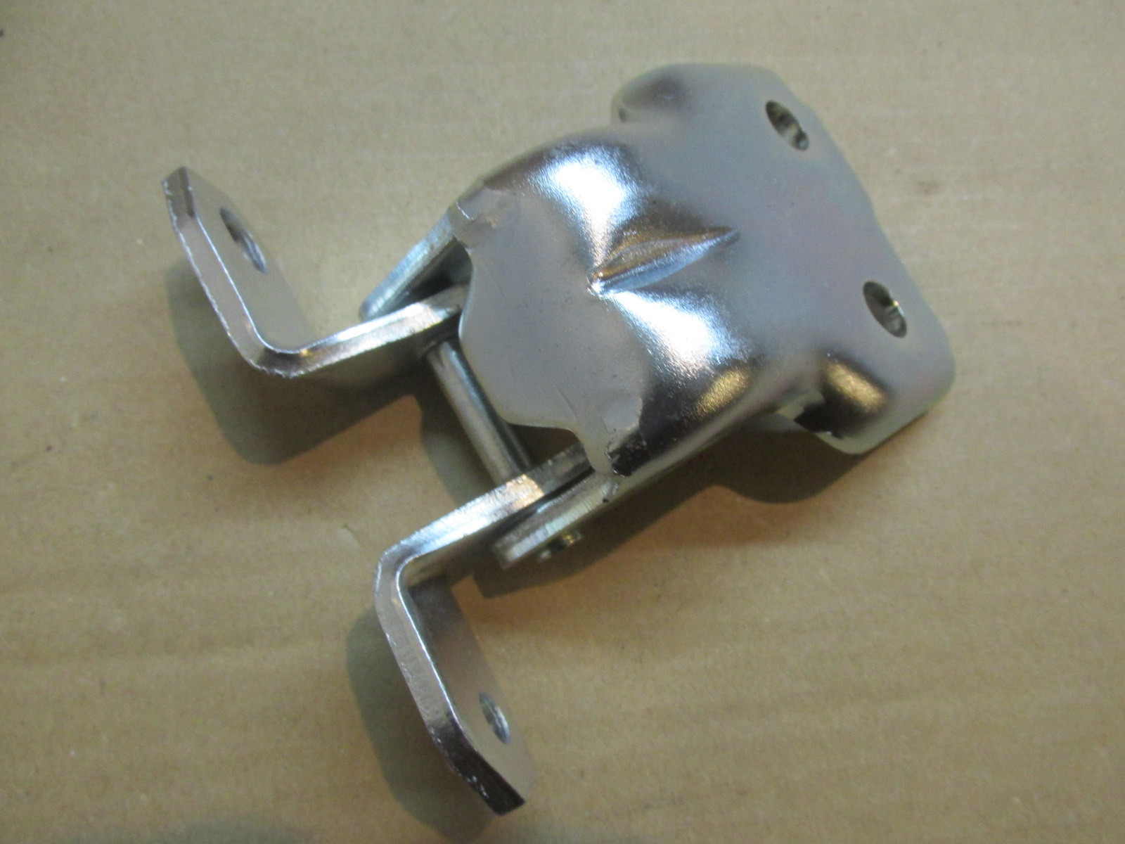 Петля двери передней правой Suzuki SX4 2006-2013