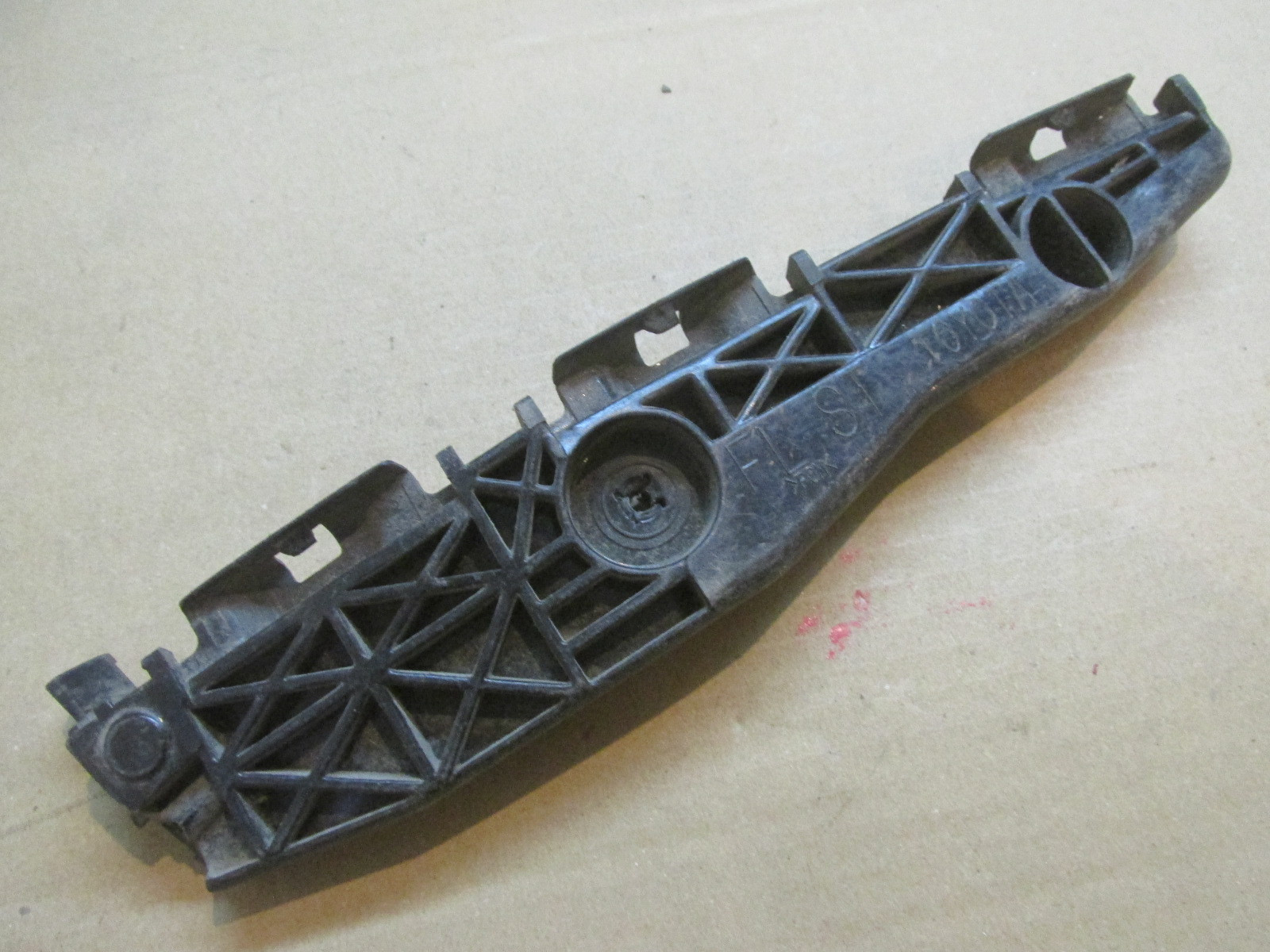 Направляющая заднего бампера Lexus RX III 2009>