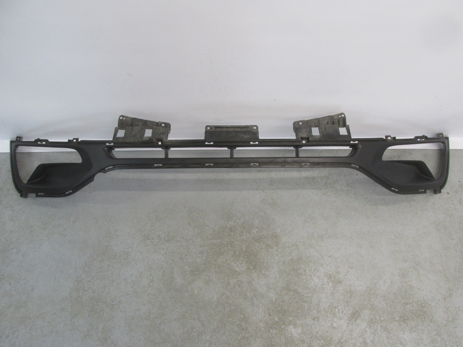 Решетка в бампер центральная Kia Sportage 2010-2015